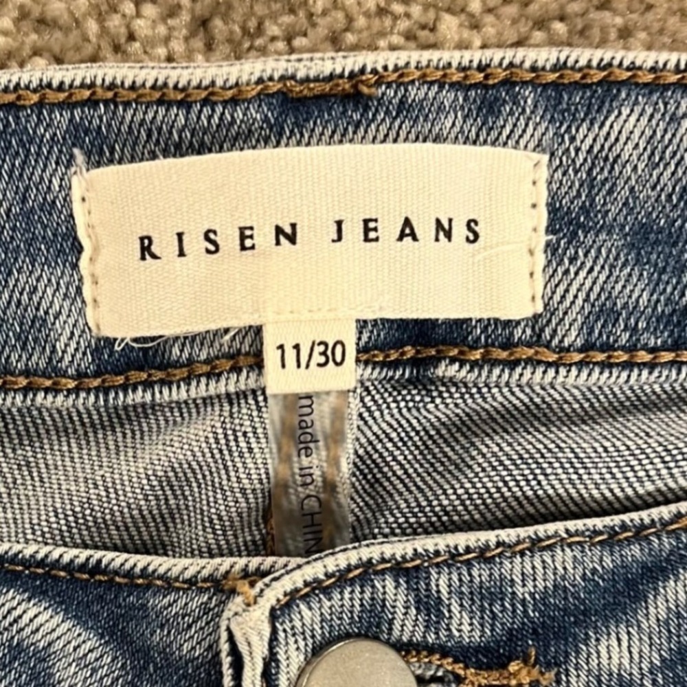 Risen Jeans Straight Leg Womens 11/30 Medium Wash NEW Tummy Control Distressed - Picture 2 of 12